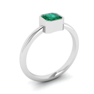 Stylish Square Emerald Ring in 18K White Gold - Photo 3