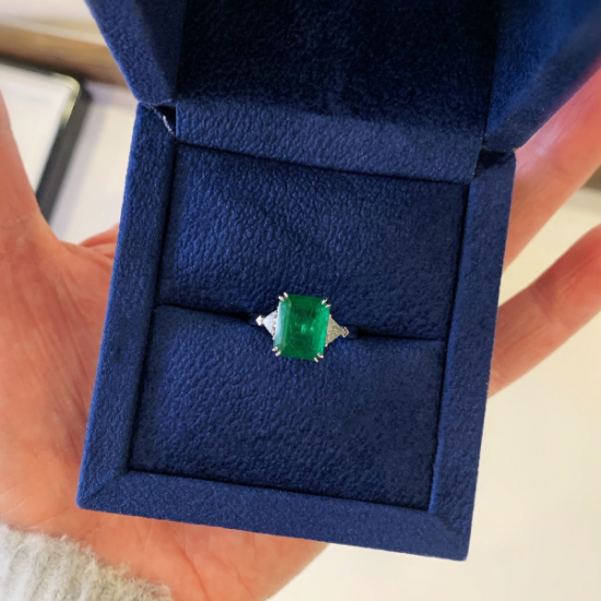 3.31 carat Emerald and Side Trillion Diamonds Ring,  Enlarge image 13
